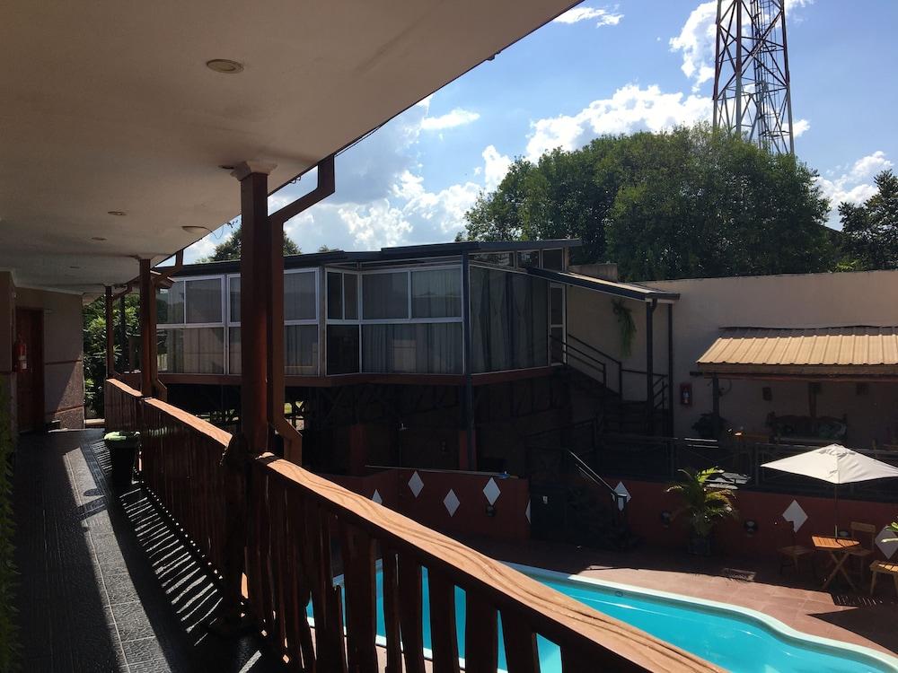 Tupa Boutique Hotel Puerto Iguazú Buitenkant foto